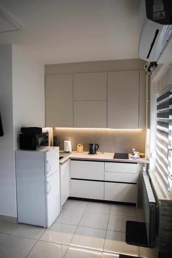 Studio Apartman Suburban Visnjevac Bagian luar foto